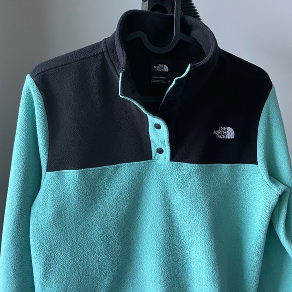 Like New The North Face Fleece Pullover XS - Picture 2 of 9